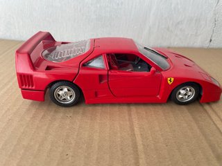 Burago 1/24 Ferrari F40 Rojo