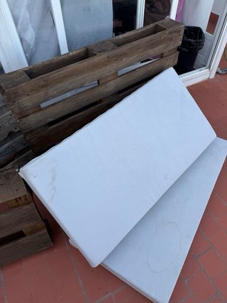 Sofá de Palets con Cojines