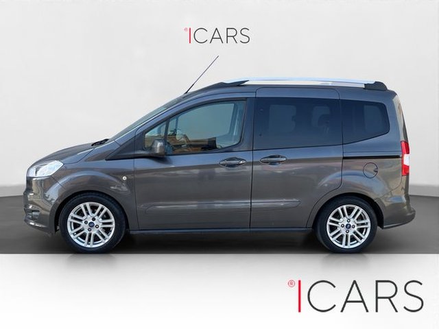 Ford Tourneo Courier 1.5 TDCI TITANIUM