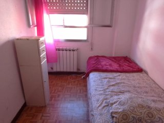 Se alquila habitación