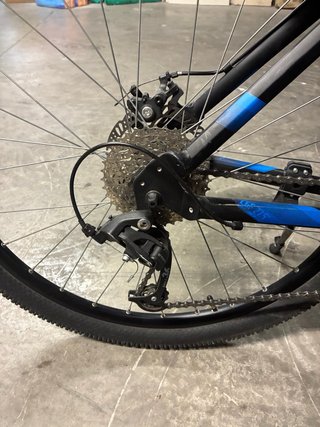 Bicicleta de Montaña Negra y Azul
