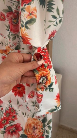 Vestido floral mangas abullonadas
