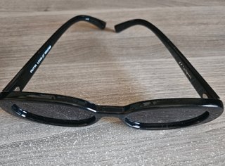Gafas de sol LeSpecs Outta Love Negras