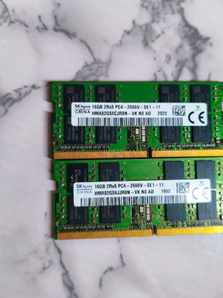 2x SK hynix 16GB DDR4 PC4-2666V