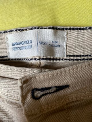Bermuda hombre beige y amarilla