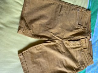Bermuda hombre beige y amarilla