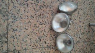 Bombillas plateadas