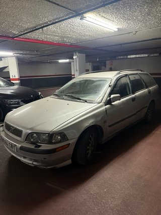 Volvo V40 2003