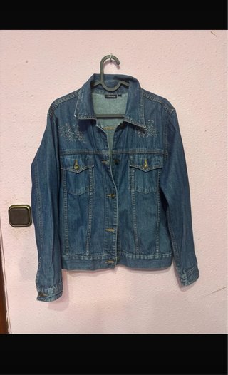 Cazadora vaquera con pedrería