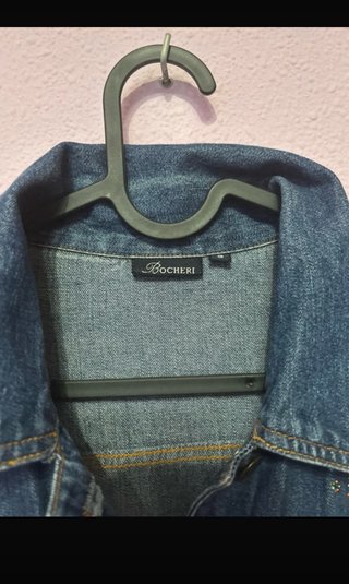 Cazadora vaquera con pedrería
