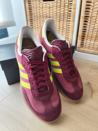 Adidas SAMBA PUIG color granate talla 43