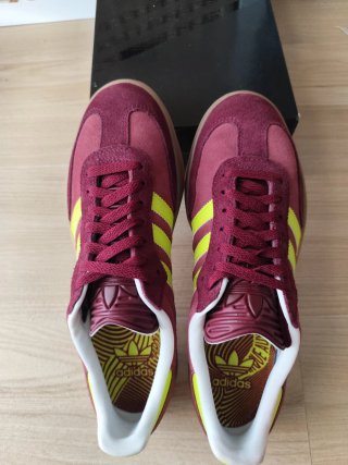 Adidas SAMBA PUIG color granate talla 43