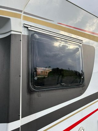 Ventana para caravana