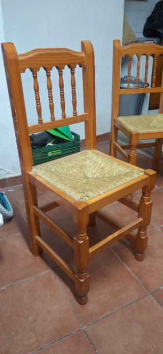Mesa de madera maziza y 3 sillas