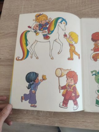 Cuentos Rainbow Brite La niña del arcoiris