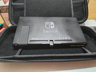 Nintendo Switch V2 completa con Funda.
