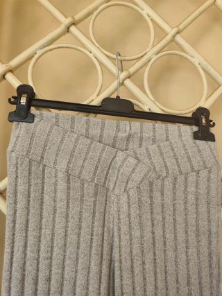 Pantaloni Shein a coste grigi