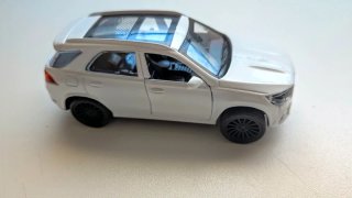 Coche de juguete escala 1:43