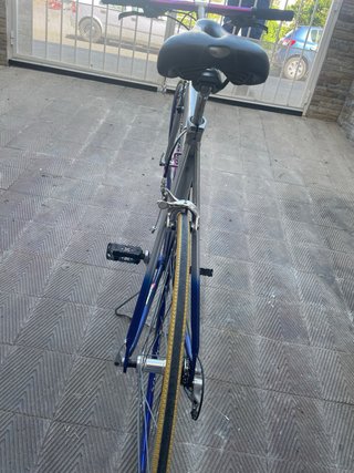 Bicicleta de carretera transformada a paseo