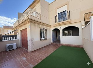 Casa adosada en venta en Huércal de Almería