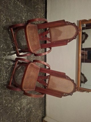 2 Mecedoras de madera y ratán