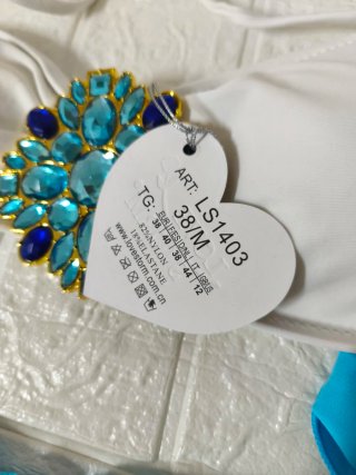 Bikini Blanco y Azul con Joya
