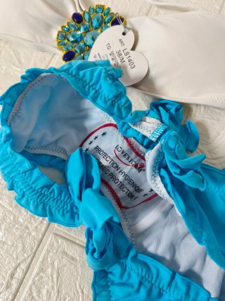 Bikini Blanco y Azul con Joya