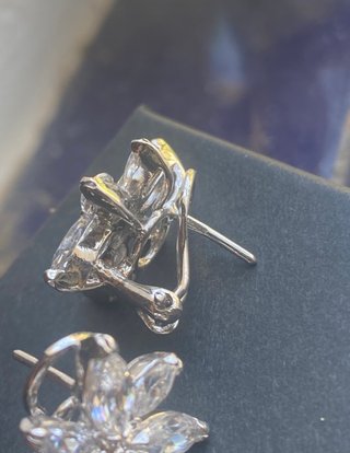 Pendientes flor plata con circonitas