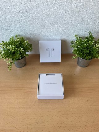 AirPods Apple Brancos
