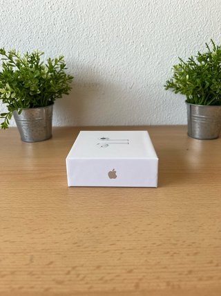 AirPods Apple Brancos