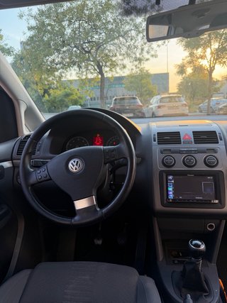 Volkswagen Touran 2011