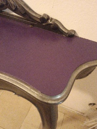 Consola Vintage Morado y Plateado