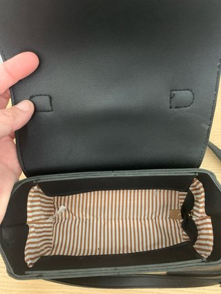 Bolso de paja y piel negro beige