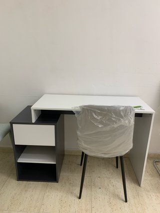 Escritorio moderno blanco y negro