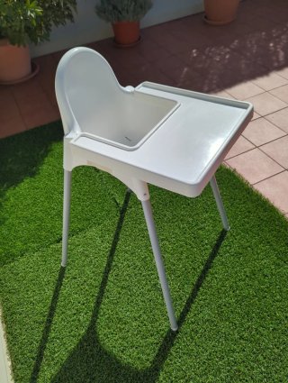 Silla de bebé blanca