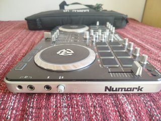 Controladora DJ Numark Mixtrack Pro 2 + Funda