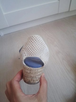 Sandalias alpargatas Castañer color azul.