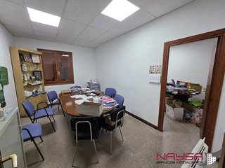 Nave industrial en venta en Adurtza - Aretxabaleta en Vitoria-Gasteiz