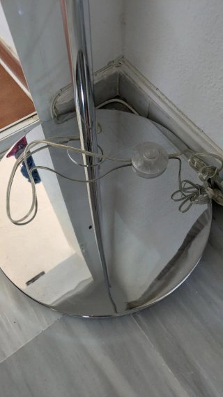 Lámpara de pie arco cromada