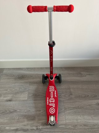 Patinete Maxi Micro Rojo, ruedas con Led