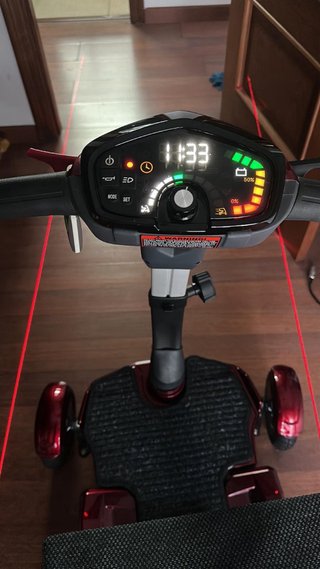 Moto eléctrica 4 ruedas roja
