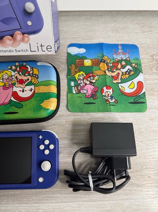 Nintendo Switch Lite Con Scatola e Custodia