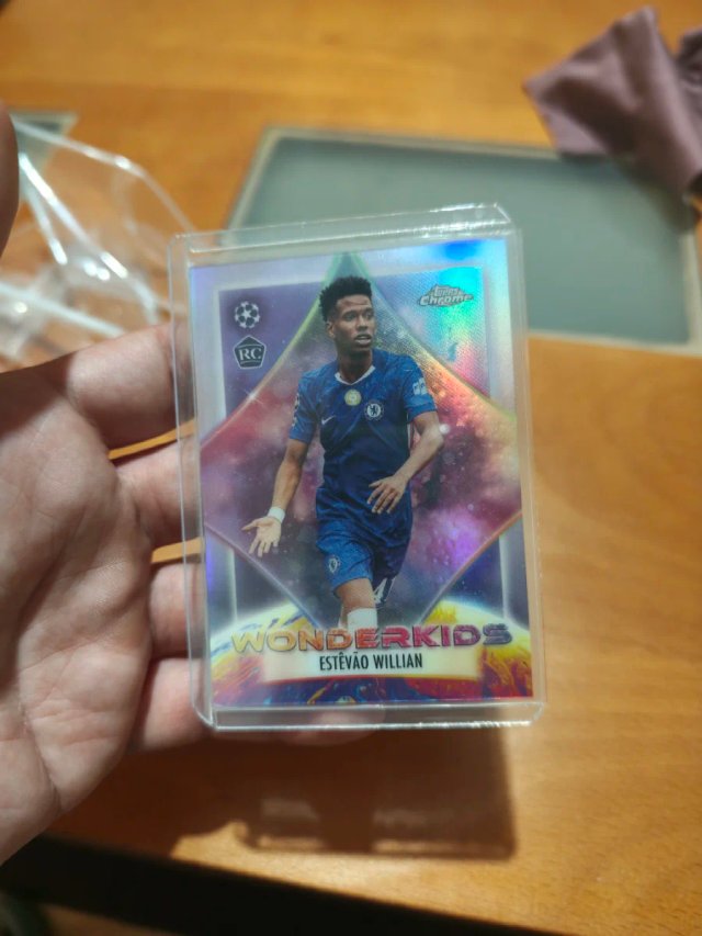 Estevão y Rio Ngumoha RC Chrome simplicidad