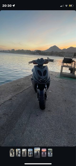 Yamaha Aerox Negra