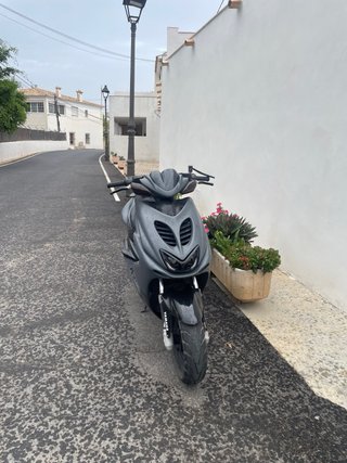 Yamaha Aerox Negra