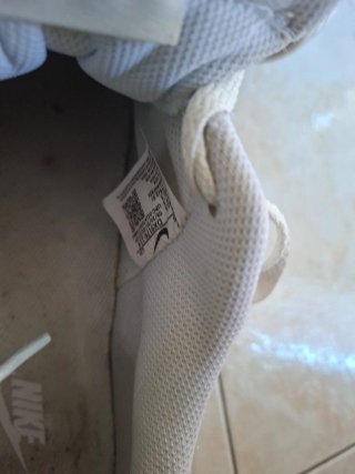 Zapatillas Nike Beige y Blancas