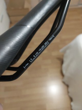 Sillín de bicicleta negro