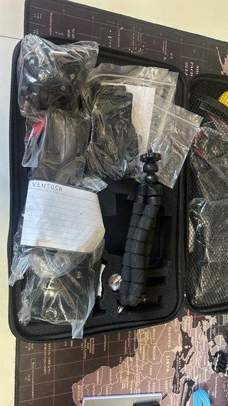 GoPro Hero 7 + Batería extra + Pack complementos