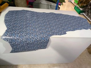 Piel de serraje estilo vaquetilla grabada azul