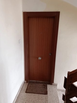 Puerta blindada con marco